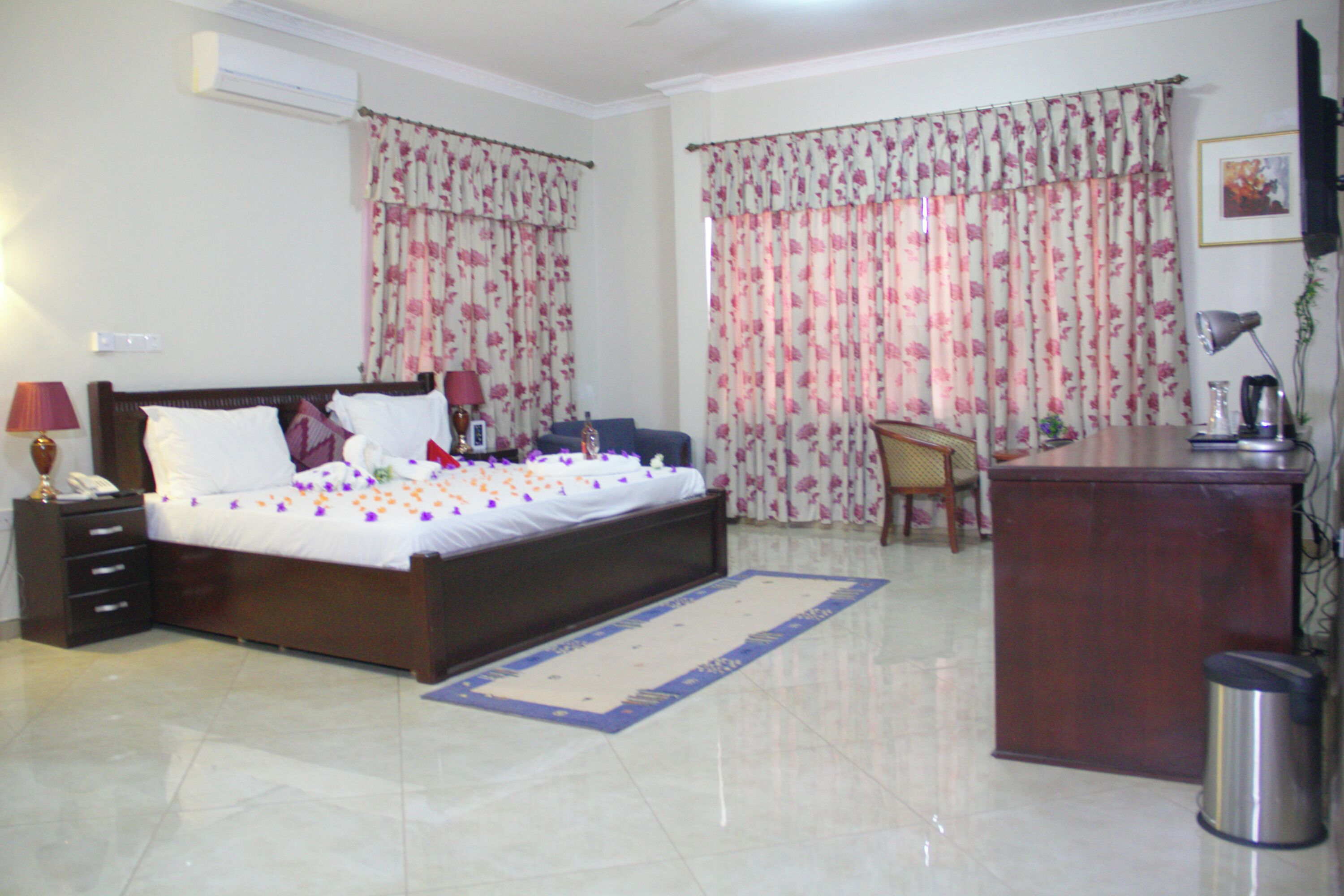 Gold Plus Hotel