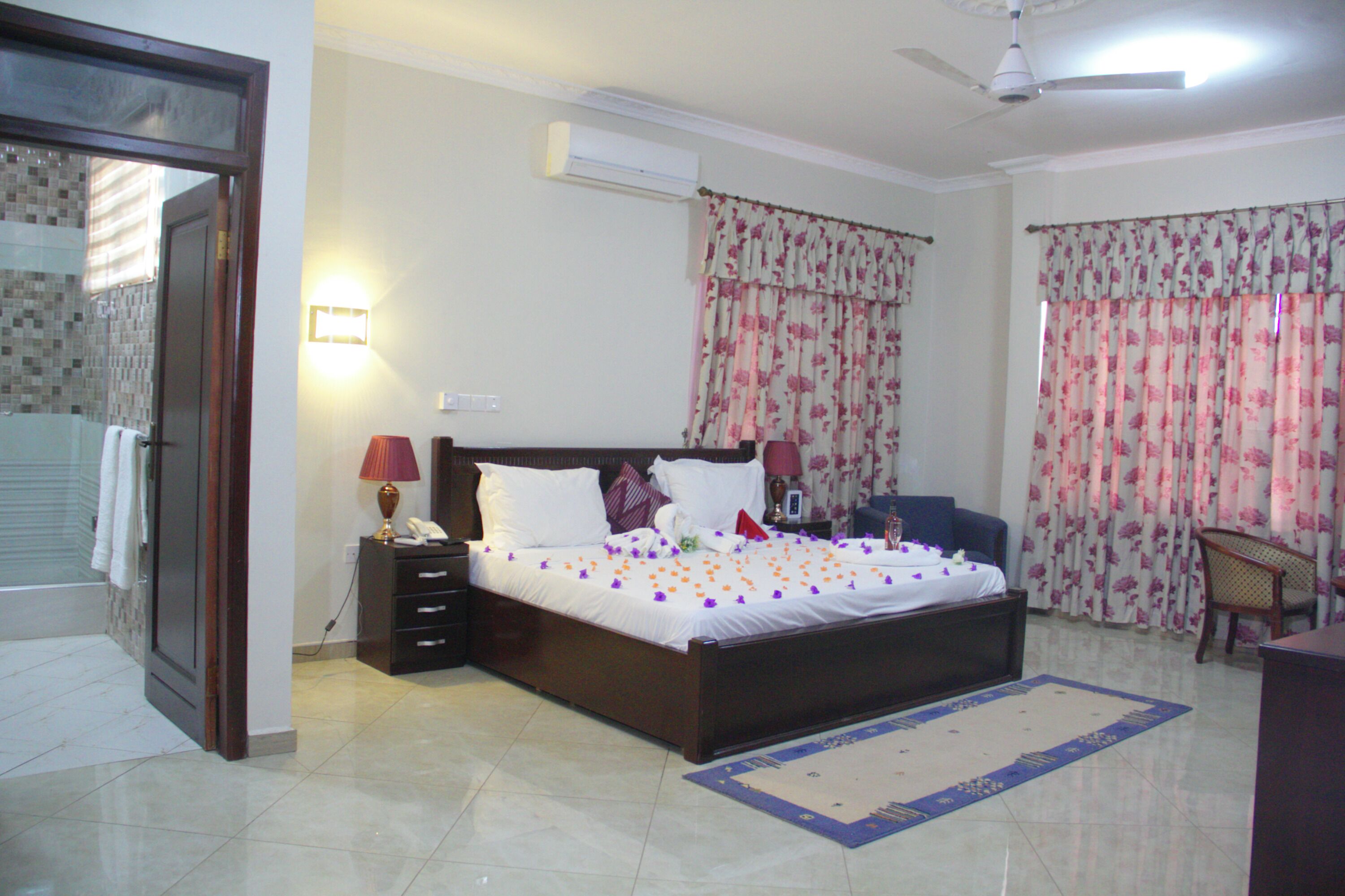 Gold Plus Hotel