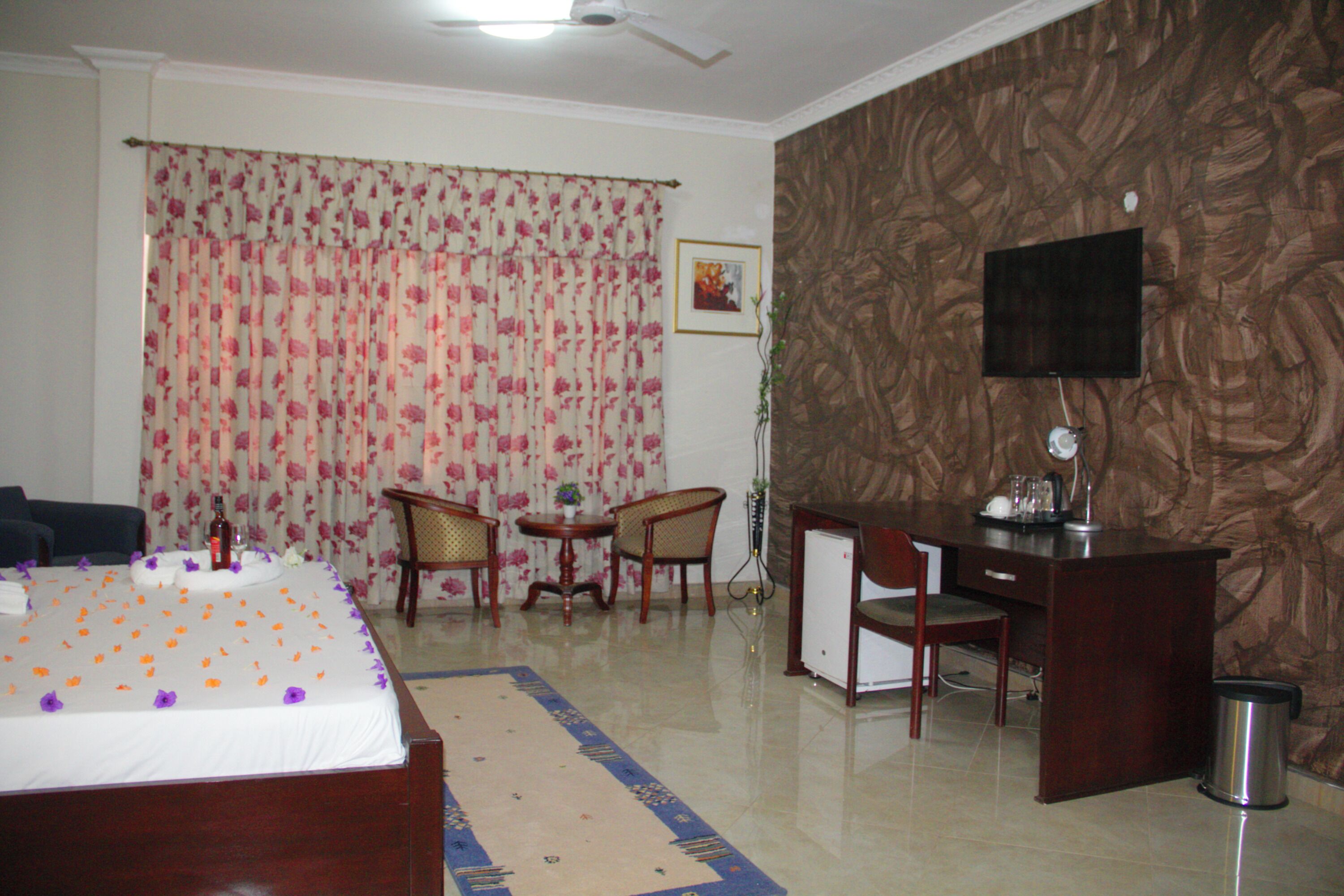 Gold Plus Hotel