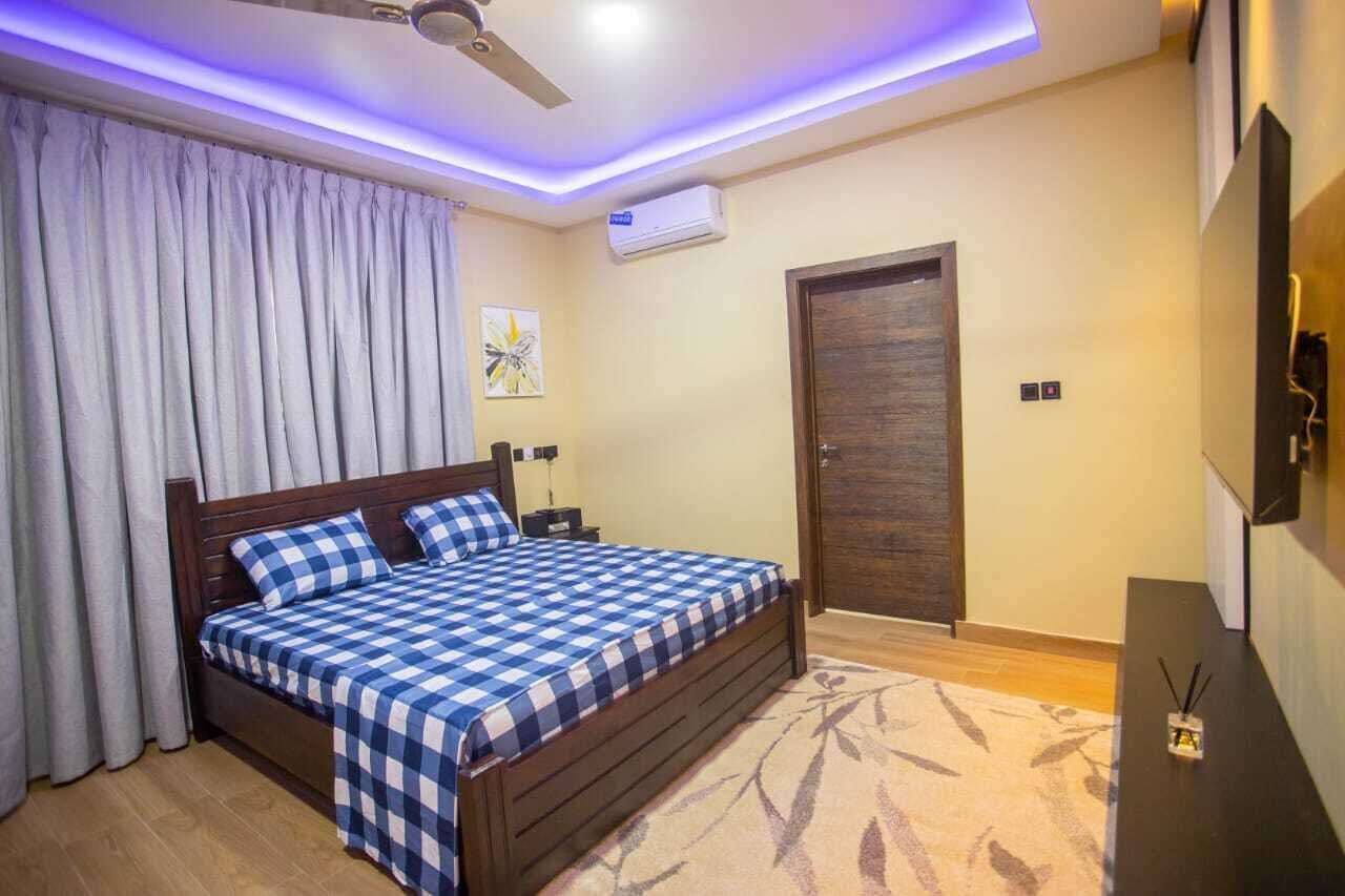 Js Way Apartments And Executive Hotel
