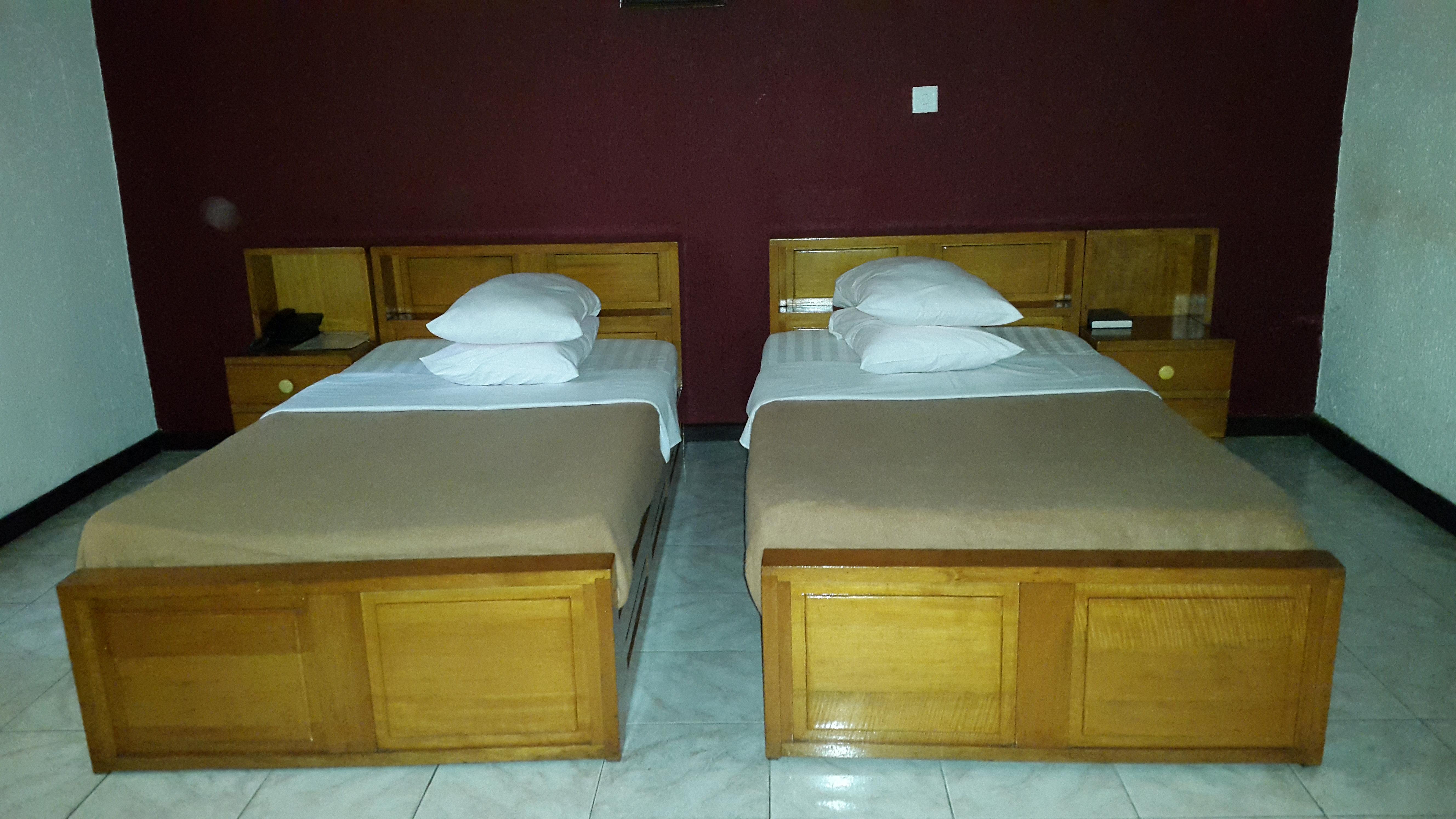 Sir Max Hotel