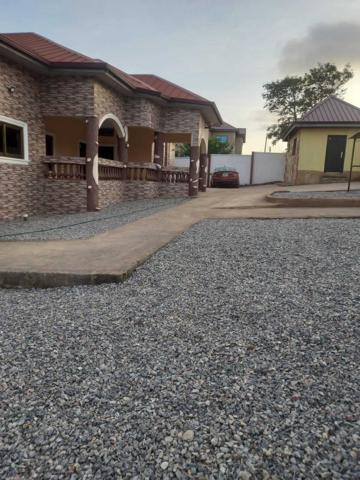 Osvee Guest House And Apartments