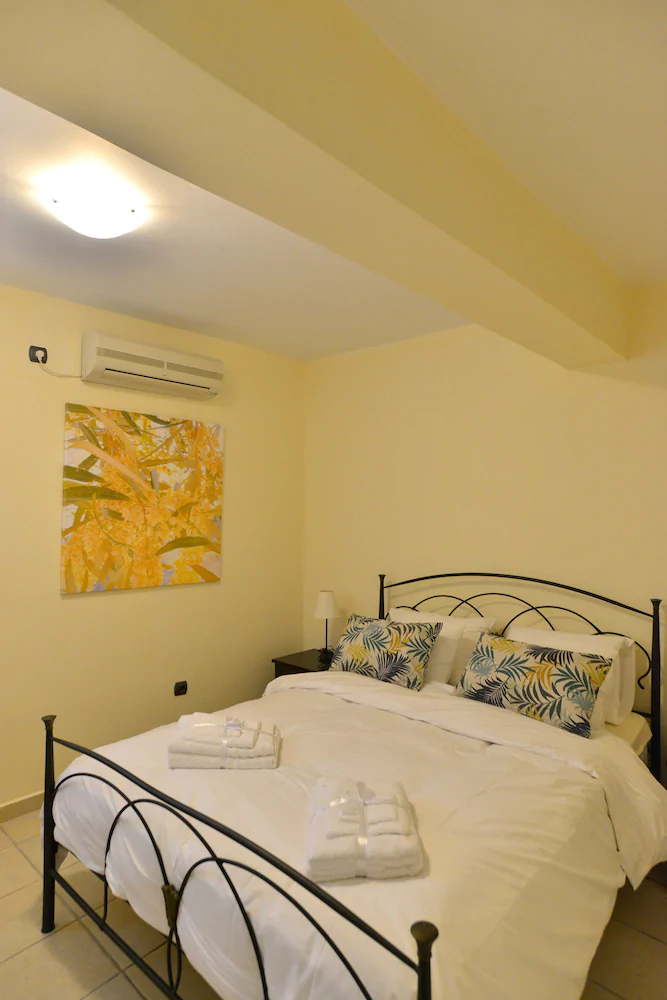 Pyrgos Ralli Estate Apartments & Suites