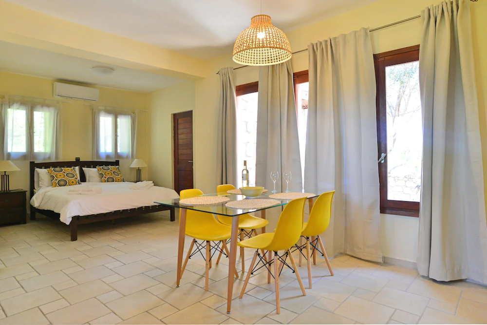Pyrgos Ralli Estate Apartments & Suites