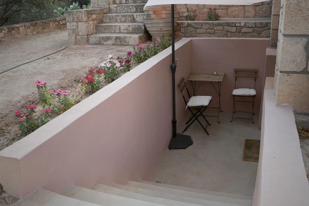 Pyrgos Ralli Estate Apartments & Suites