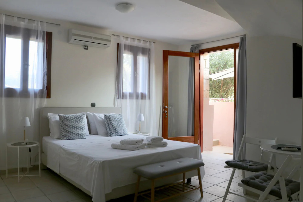 Pyrgos Ralli Estate Apartments & Suites