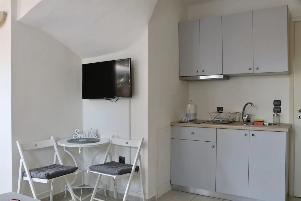 Pyrgos Ralli Estate Apartments & Suites