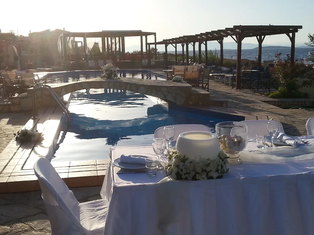 Irides Luxury Beach Hotel