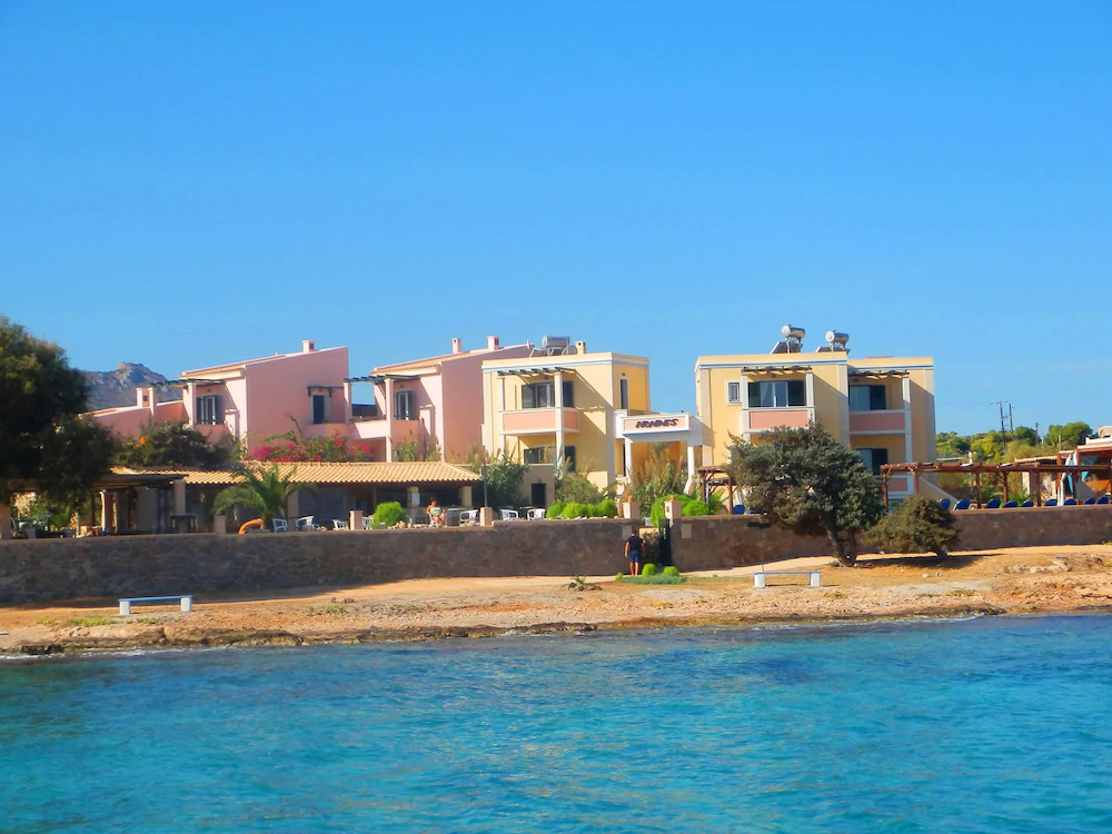 Irides Luxury Beach Hotel