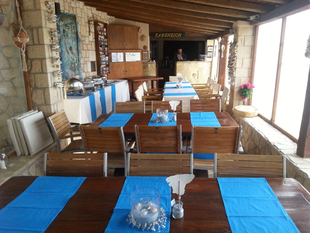 Irides Luxury Beach Hotel