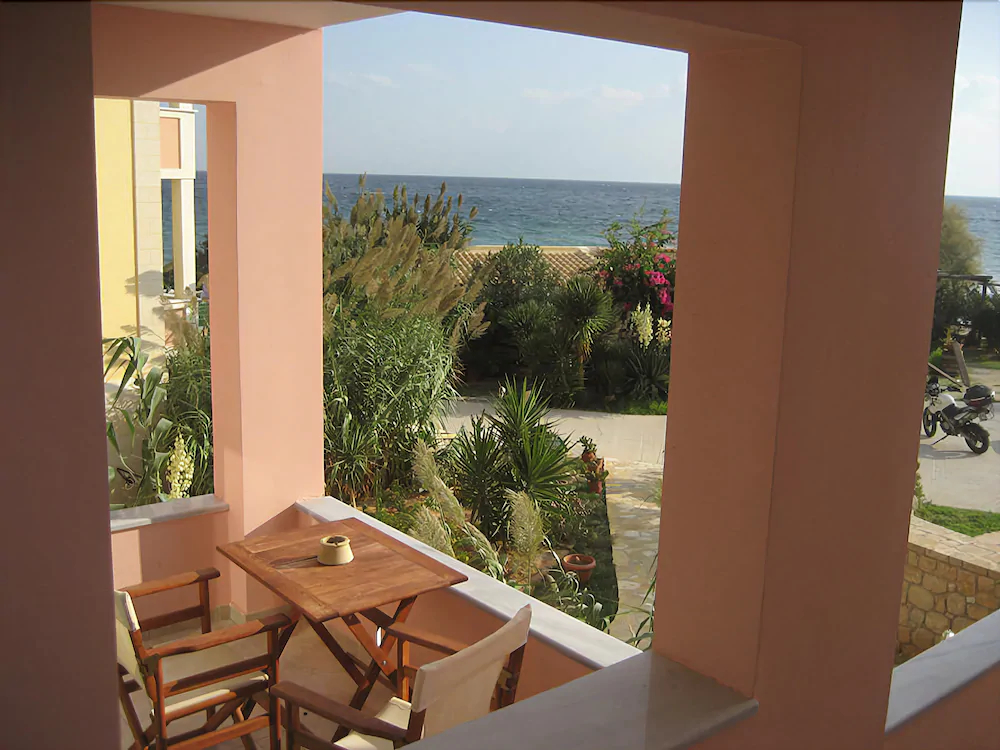 Irides Luxury Beach Hotel