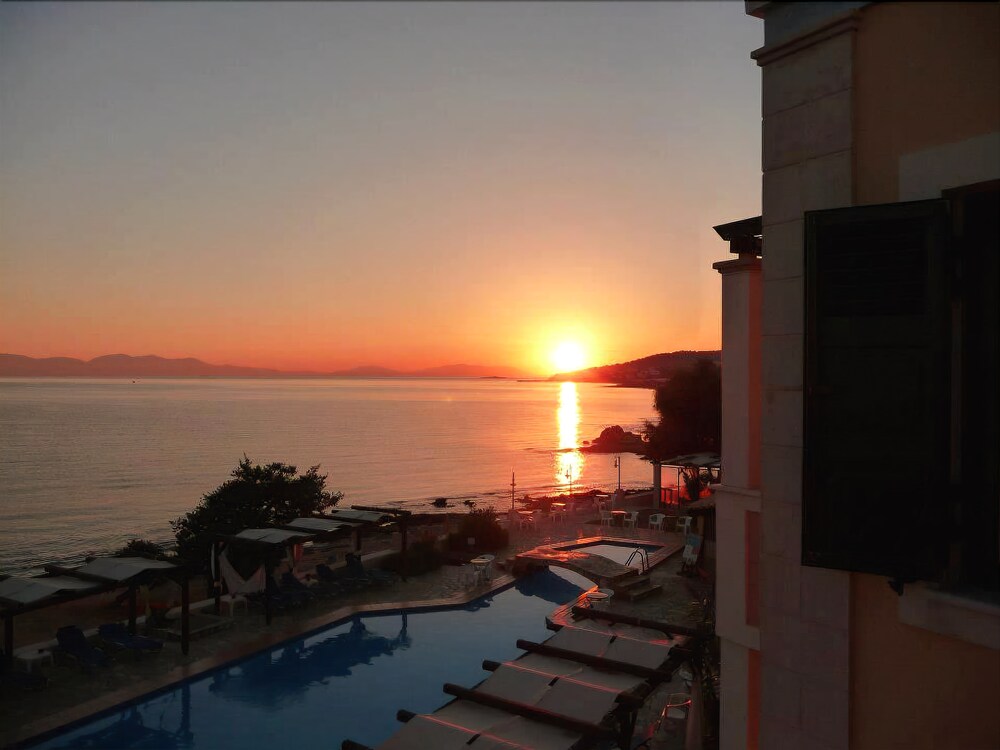 Irides Luxury Beach Hotel