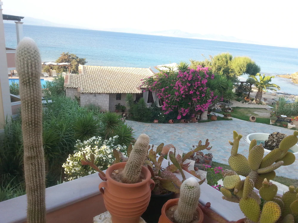 Irides Luxury Beach Hotel