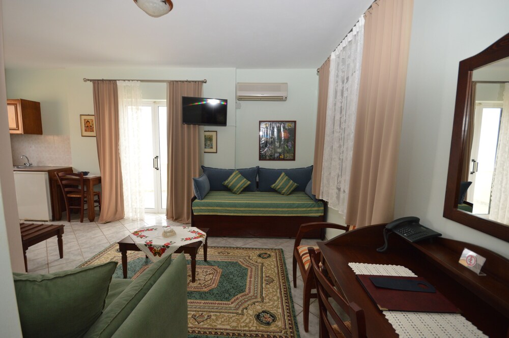 Irides Luxury Beach Hotel