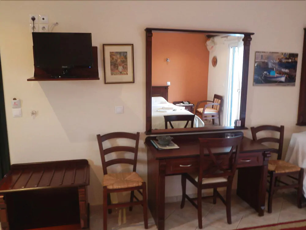 Irides Luxury Beach Hotel