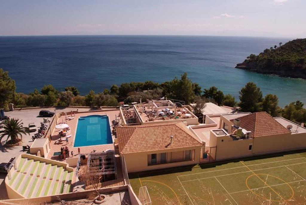 Alonissos Beach Bungalows & Suites Hotel