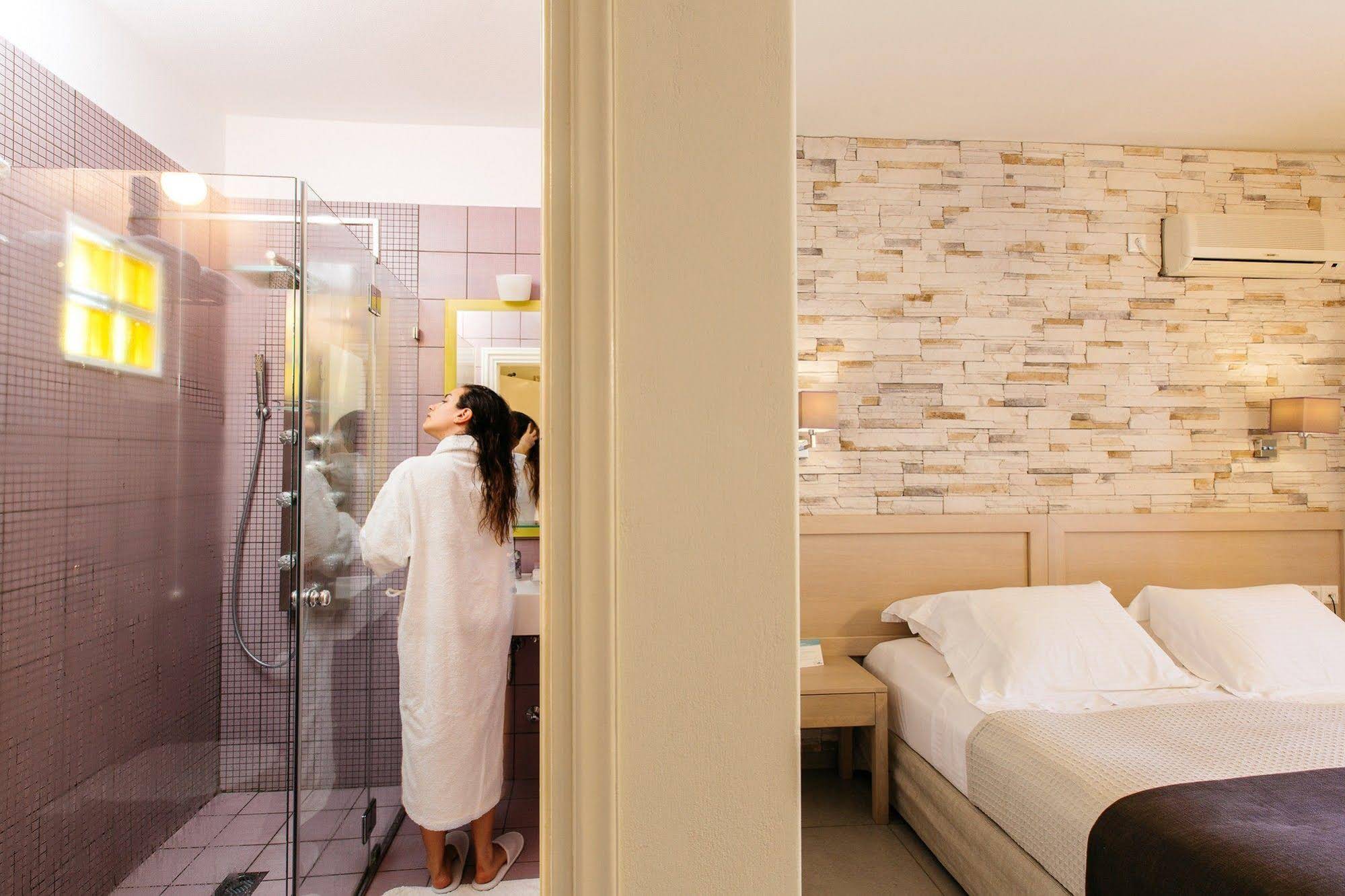 Ikion Hotel