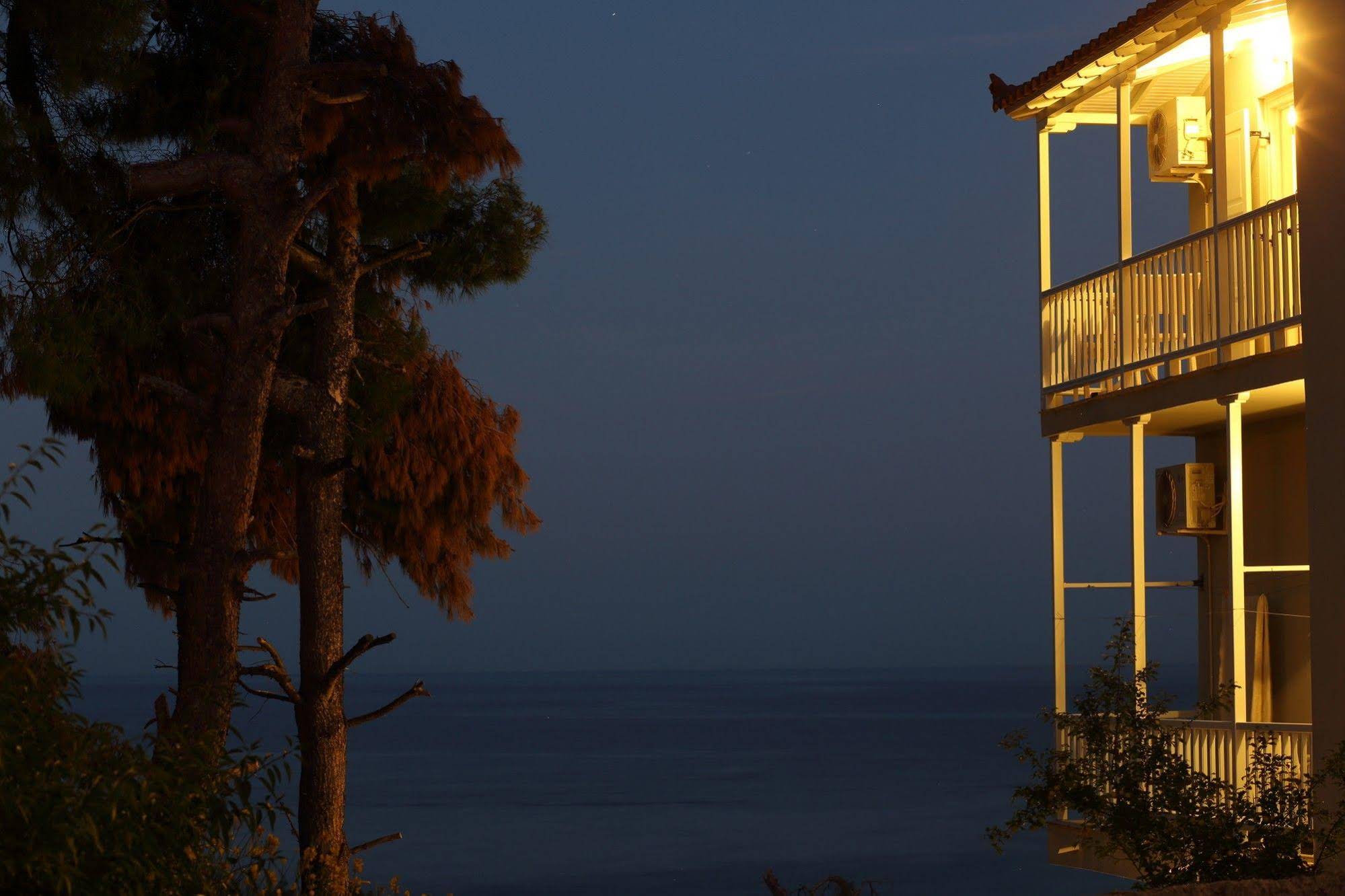 Ikion Hotel