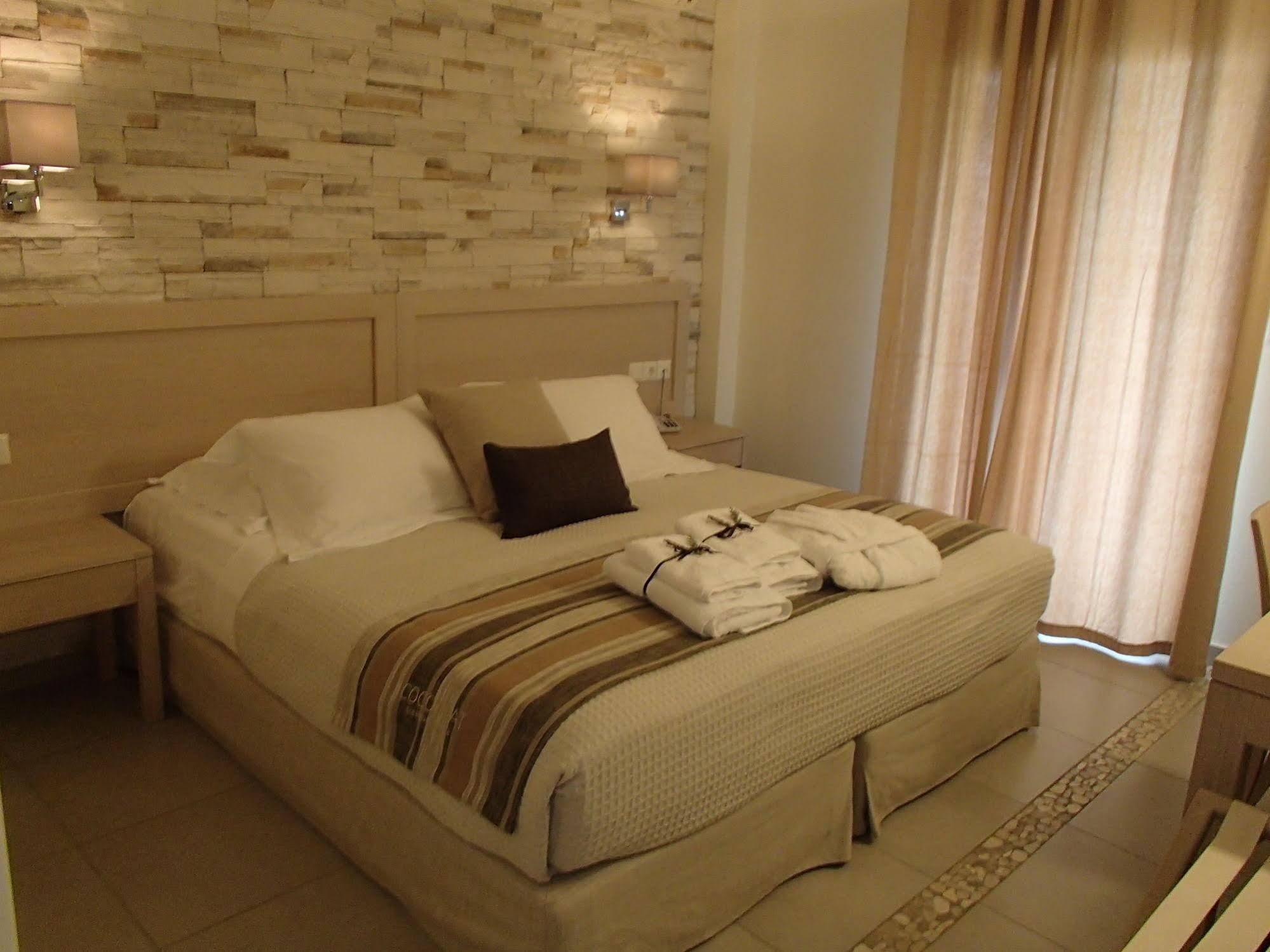 Ikion Hotel