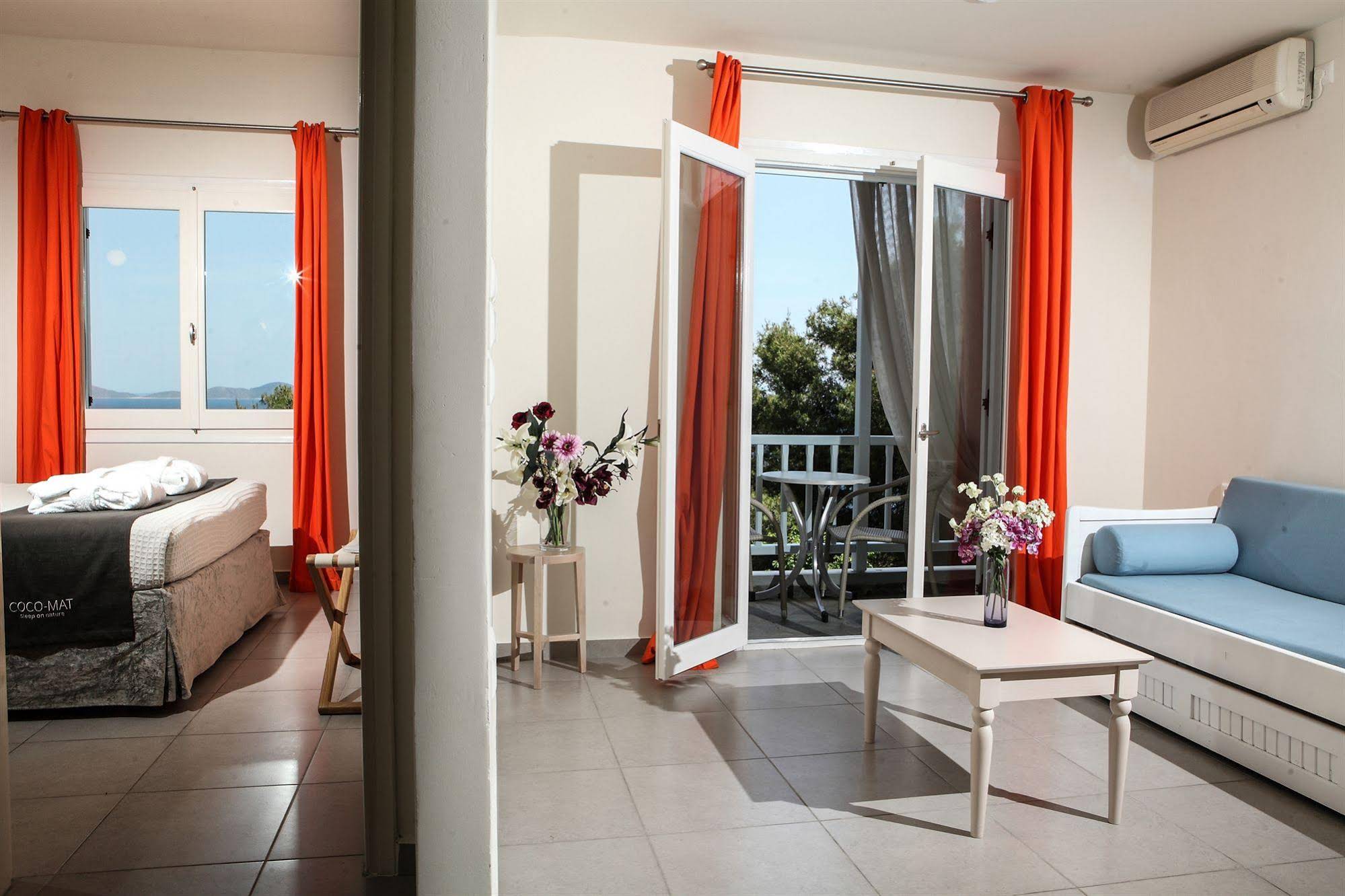 Ikion Hotel