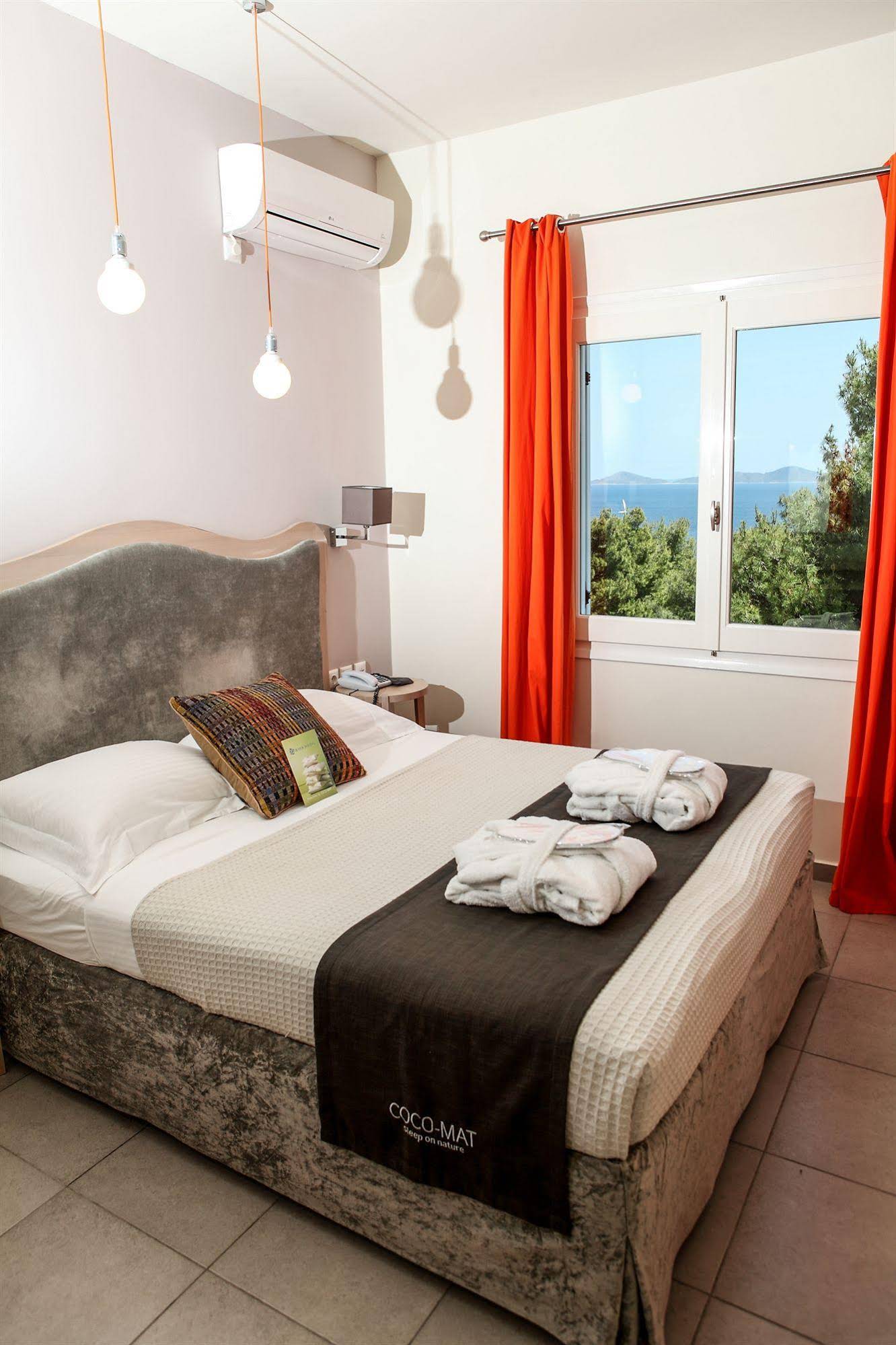 Ikion Hotel
