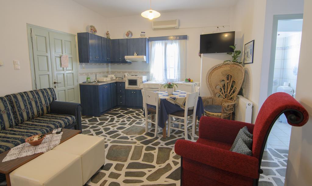 Evi's Studios Tholaria