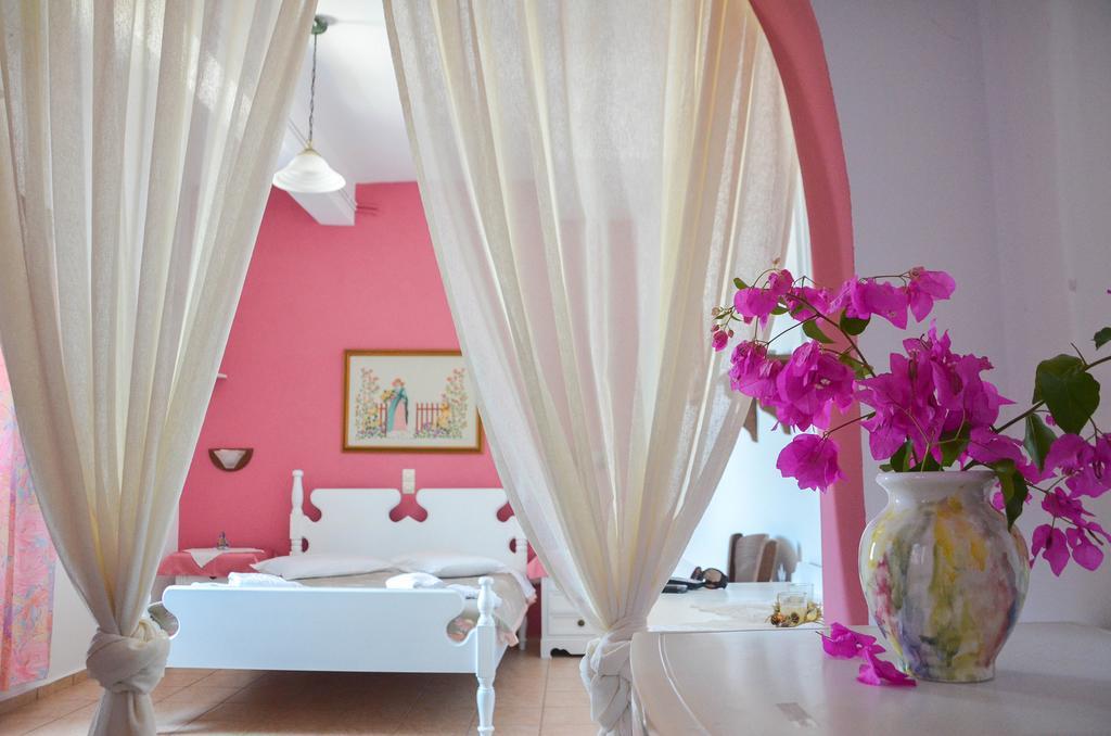 Evi's Studios Tholaria