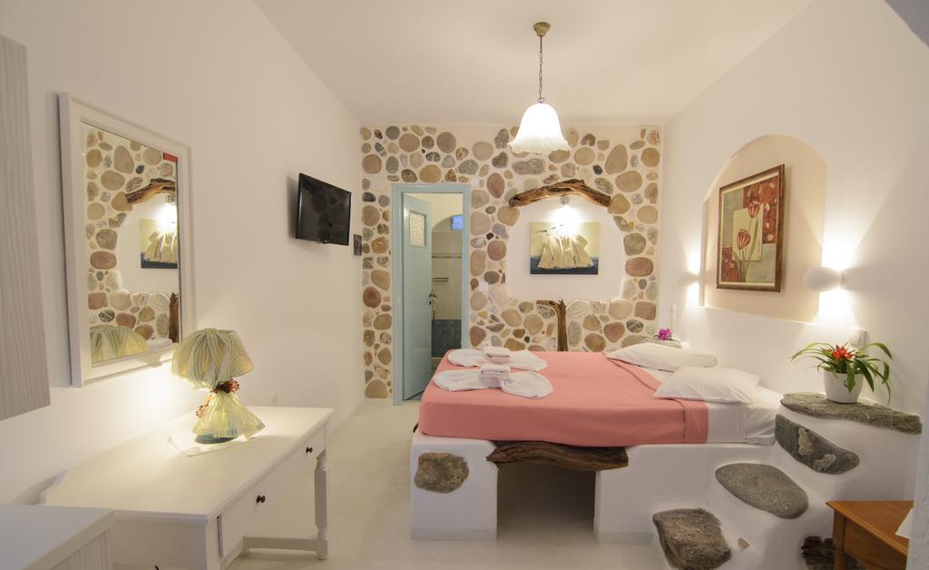 Evi's Studios Tholaria