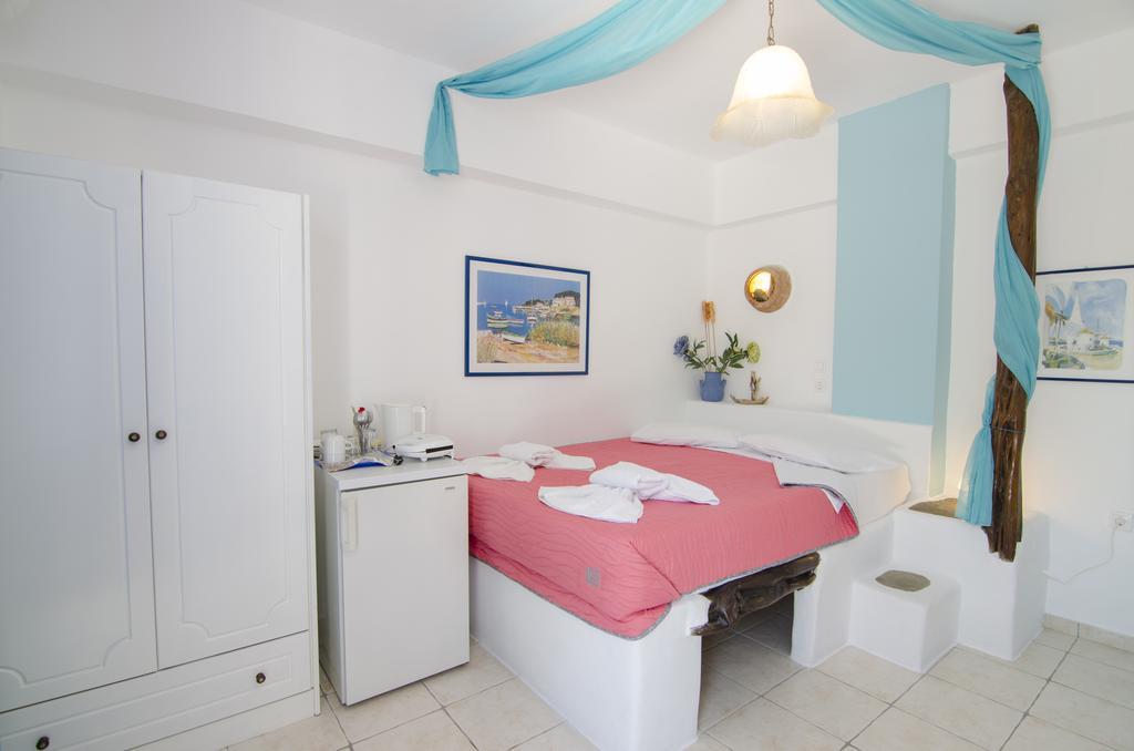 Evi's Studios Tholaria