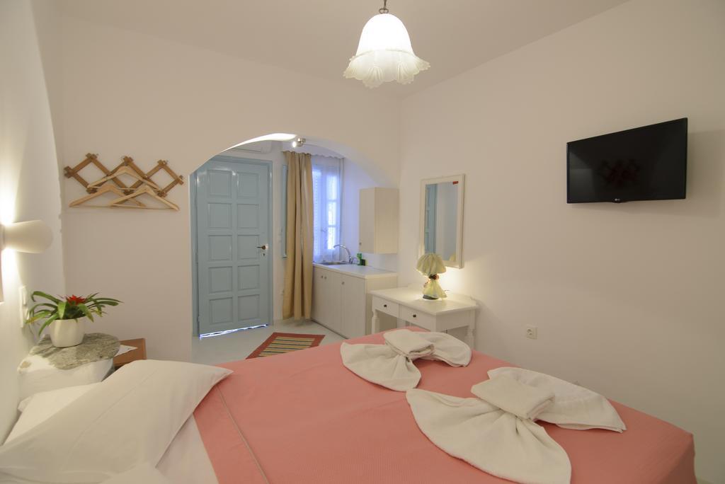 Evi's Studios Tholaria