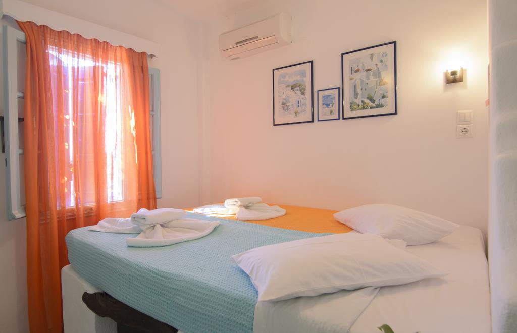 Evi's Studios Tholaria