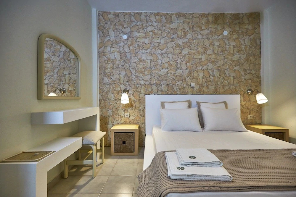 Aelia Apartments