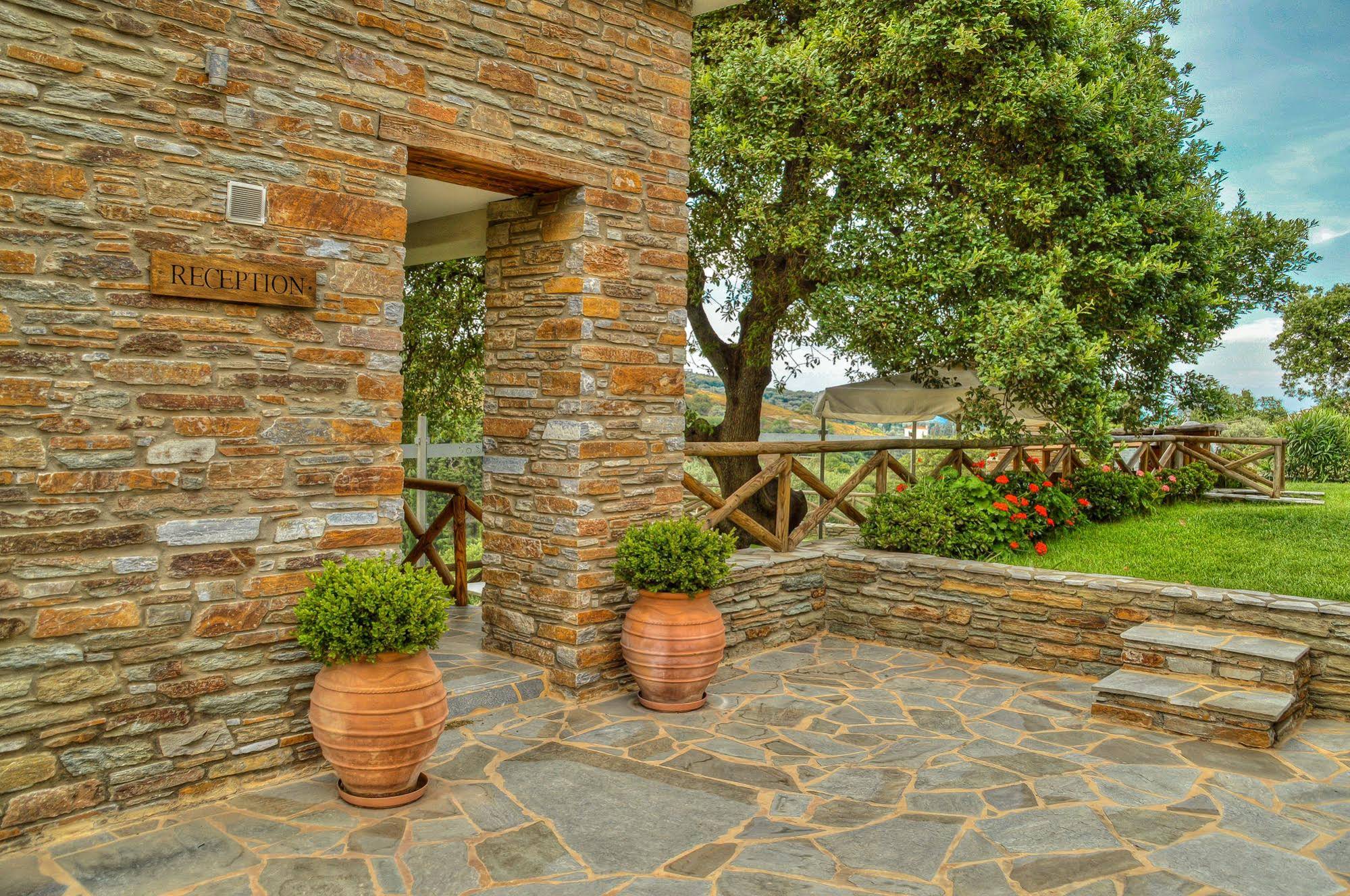 Iro Suites