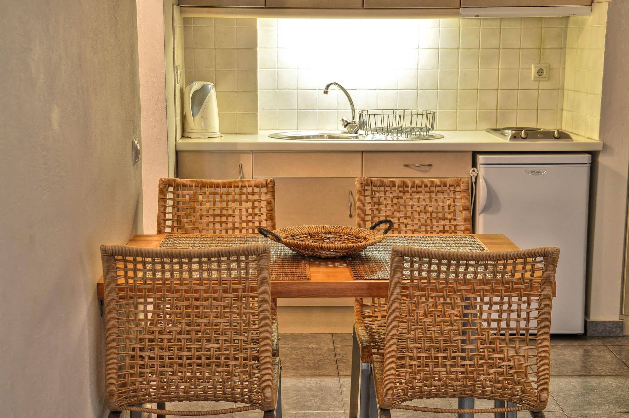 Iro Suites