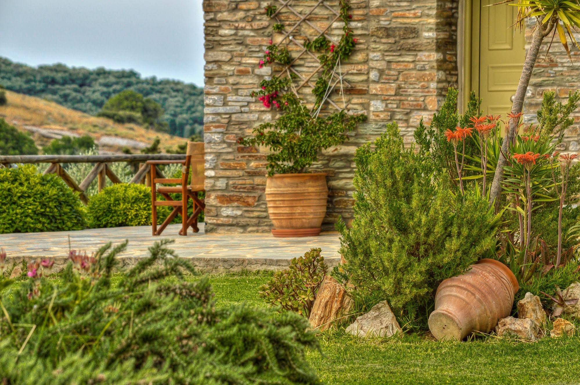 Iro Suites
