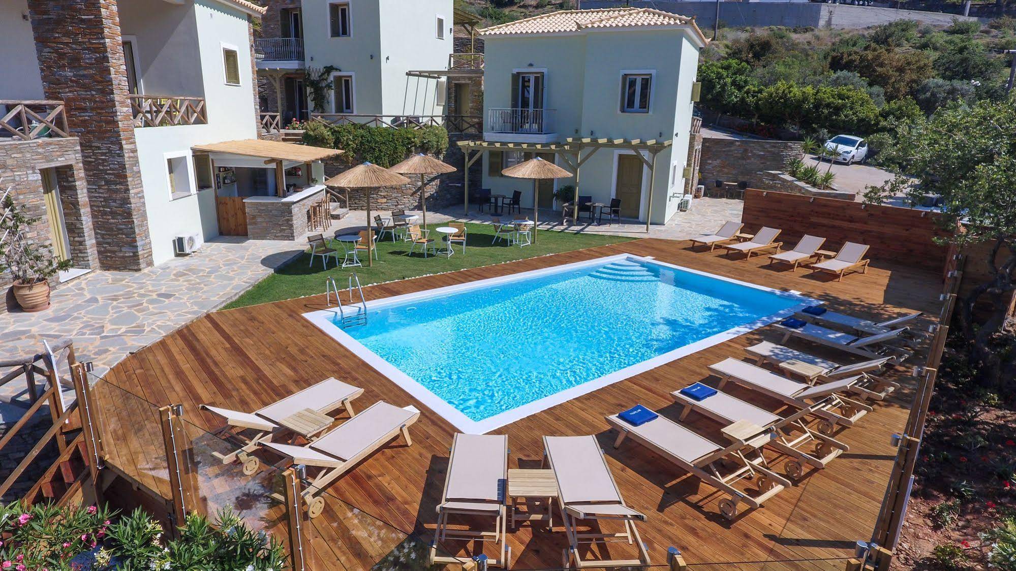 Iro Suites