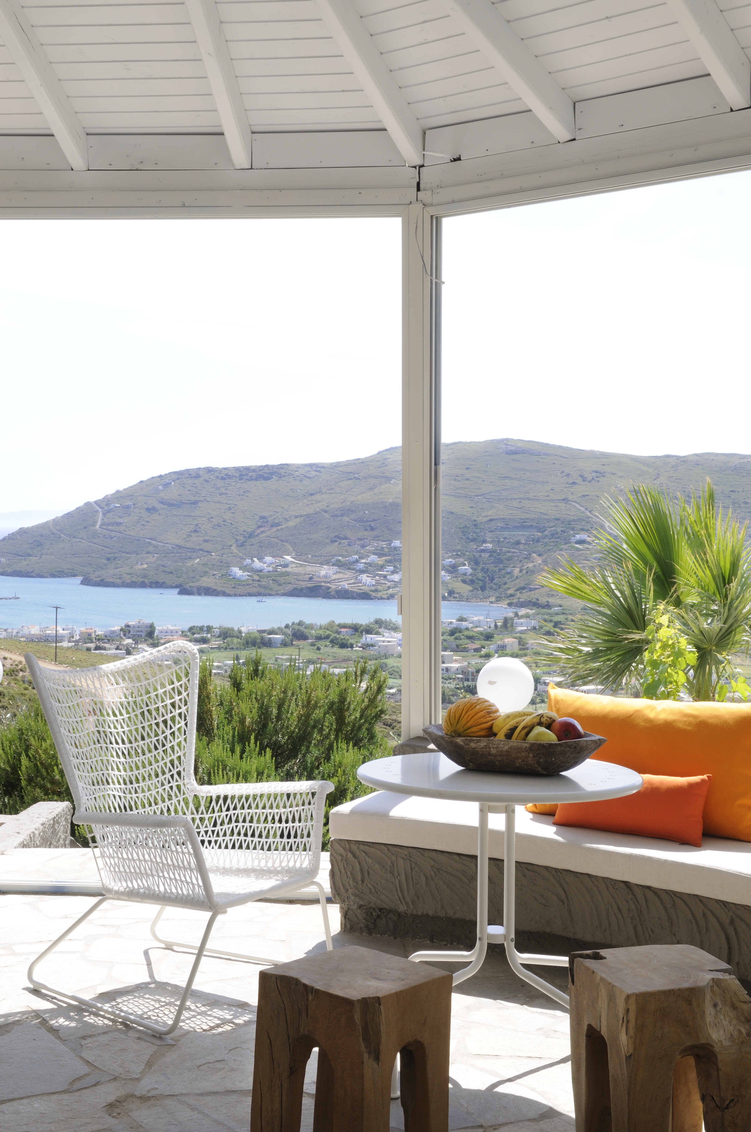 Kymothoi Rooms & Pool Bar