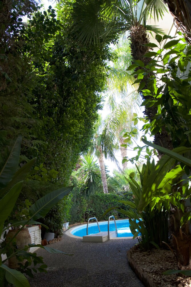 Luxurious Villa Hidden Paradise