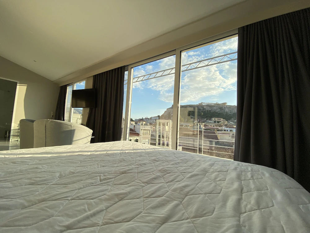 24K Athena Suites