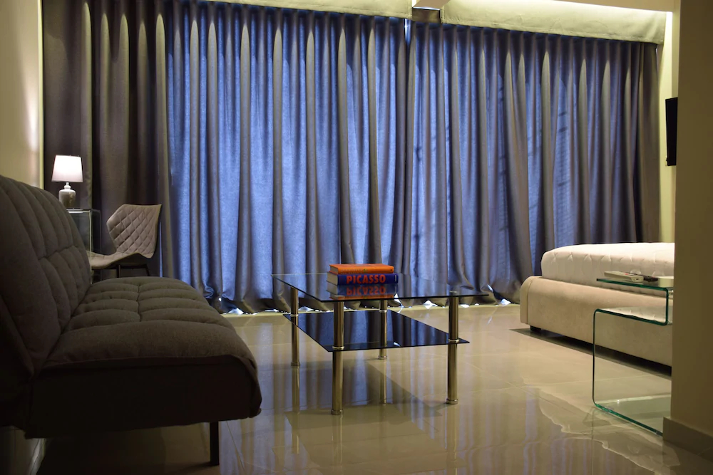 24K Athena Suites