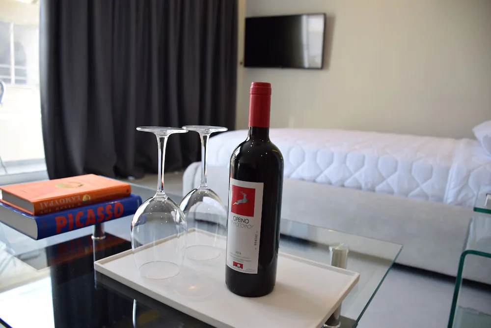 24K Athena Suites