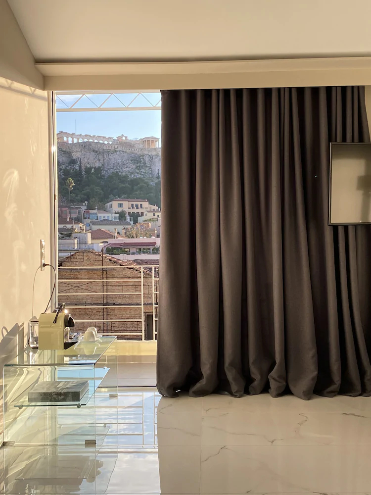 24K Athena Suites