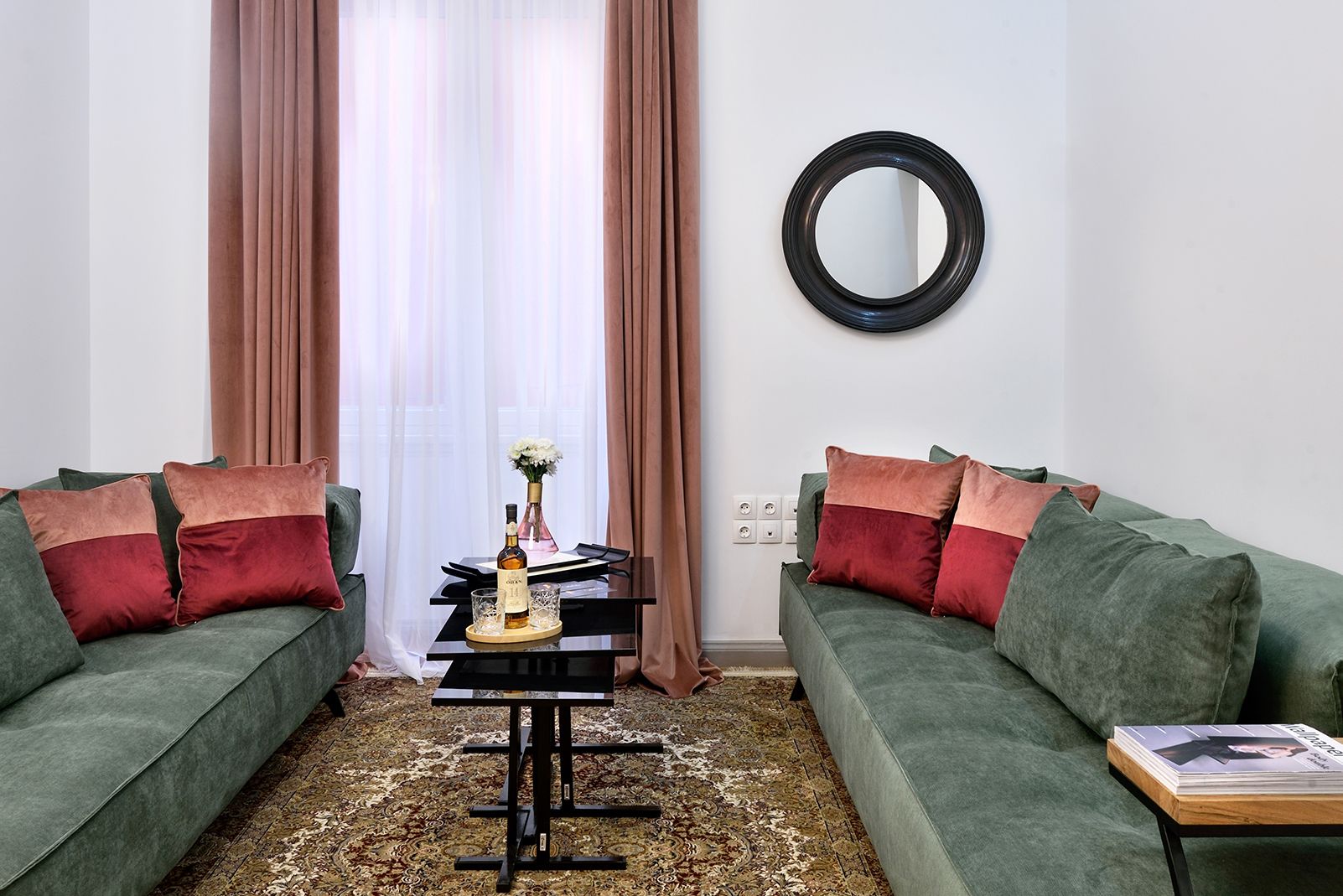2 Mazi Suites