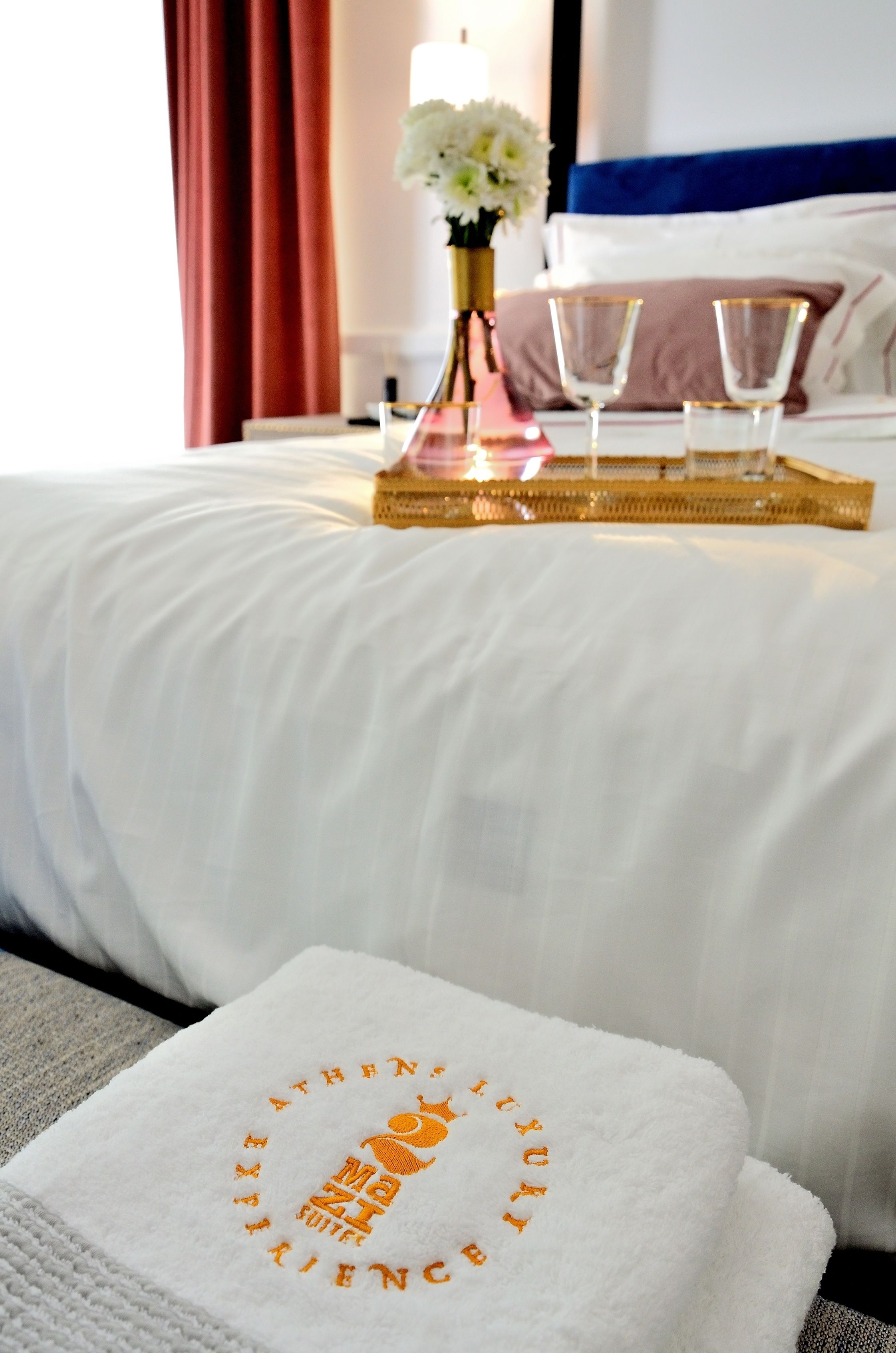 2 Mazi Suites