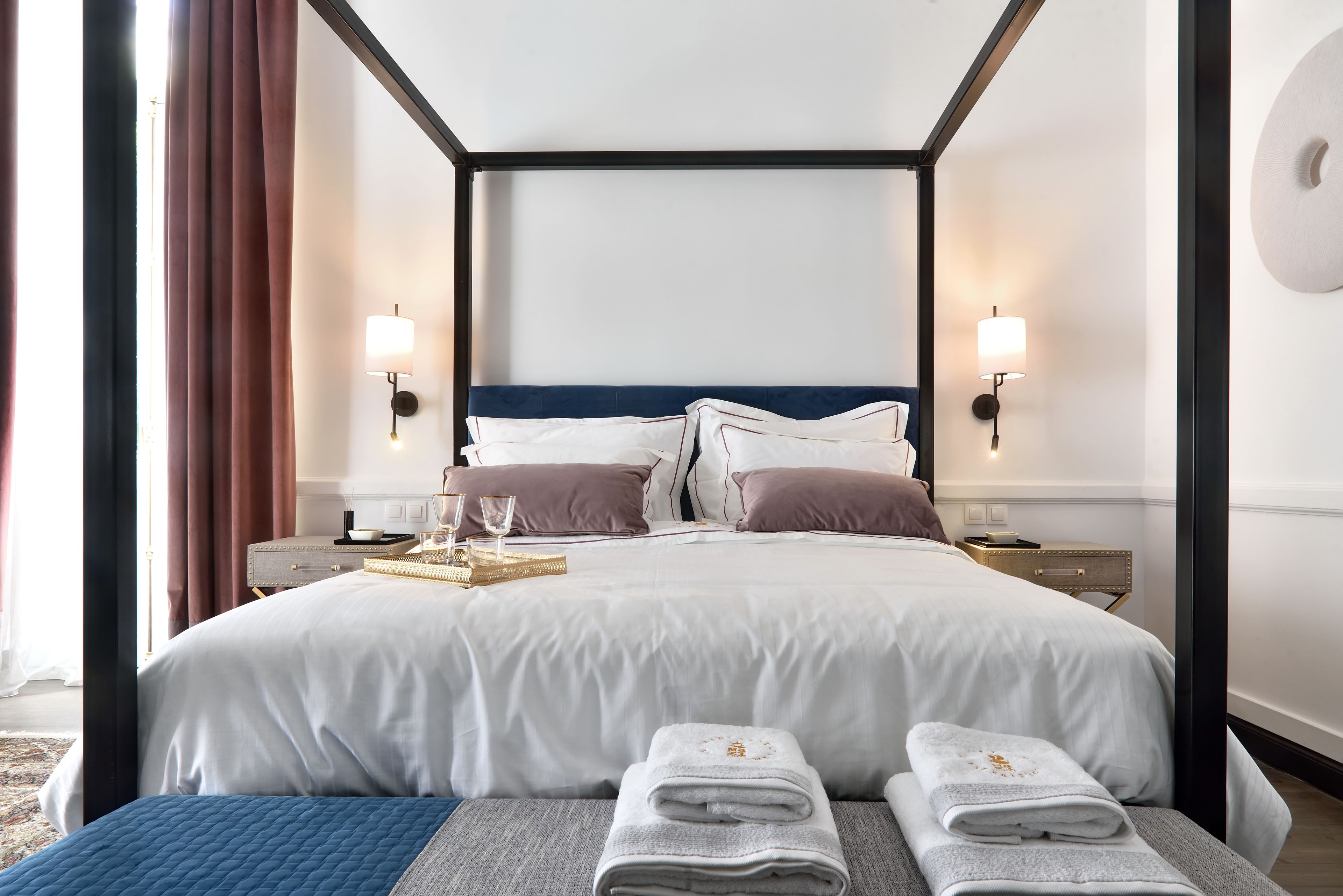 2 Mazi Suites