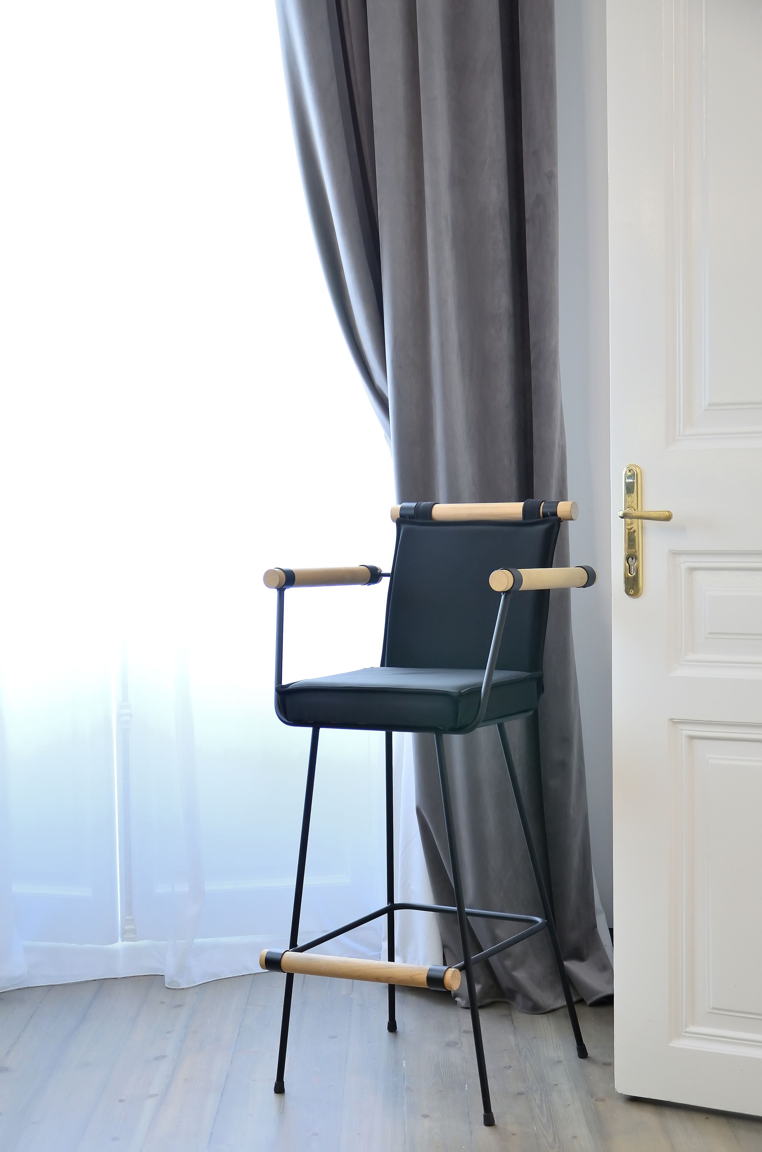 2 Mazi Suites