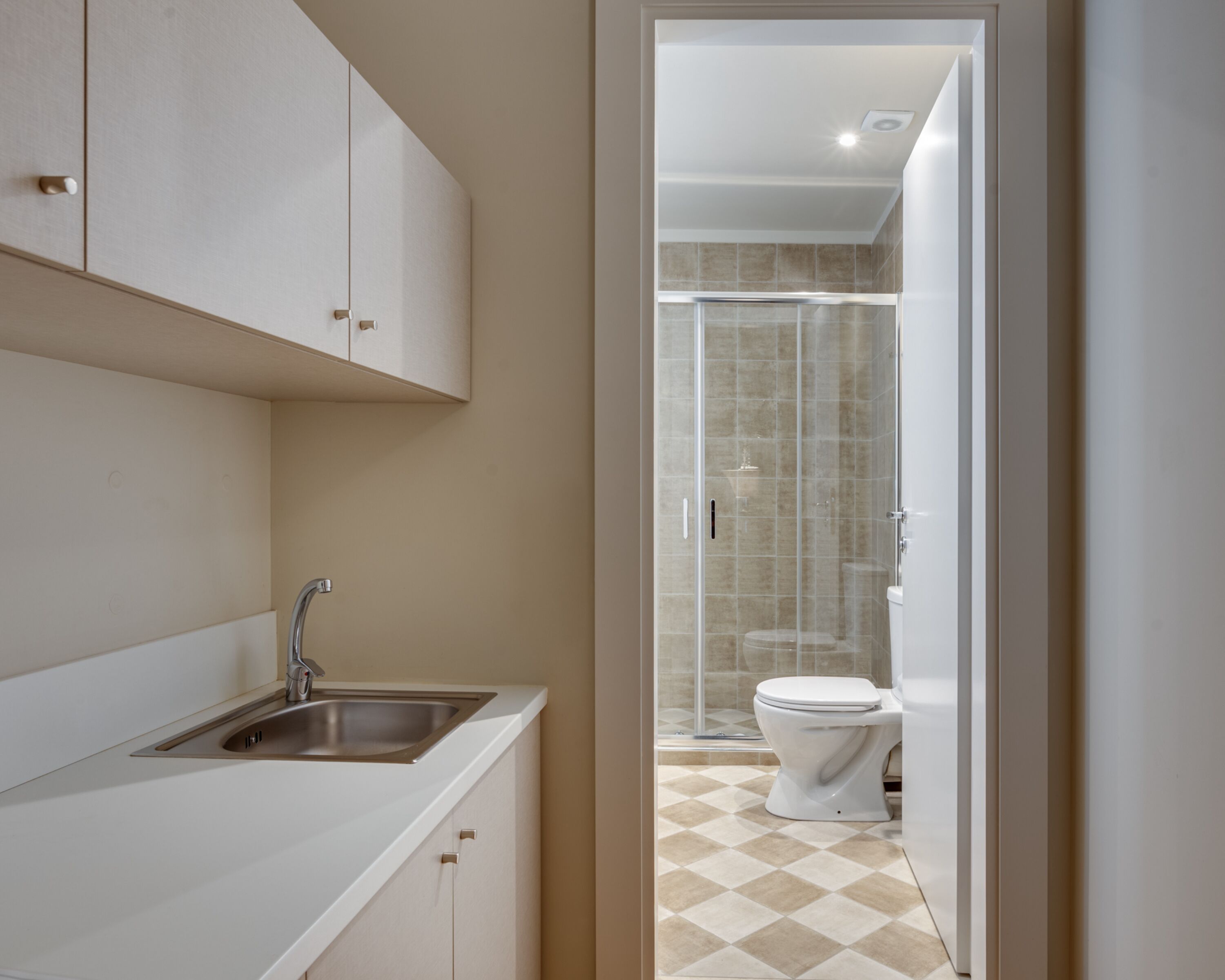 33 Solonos Suites