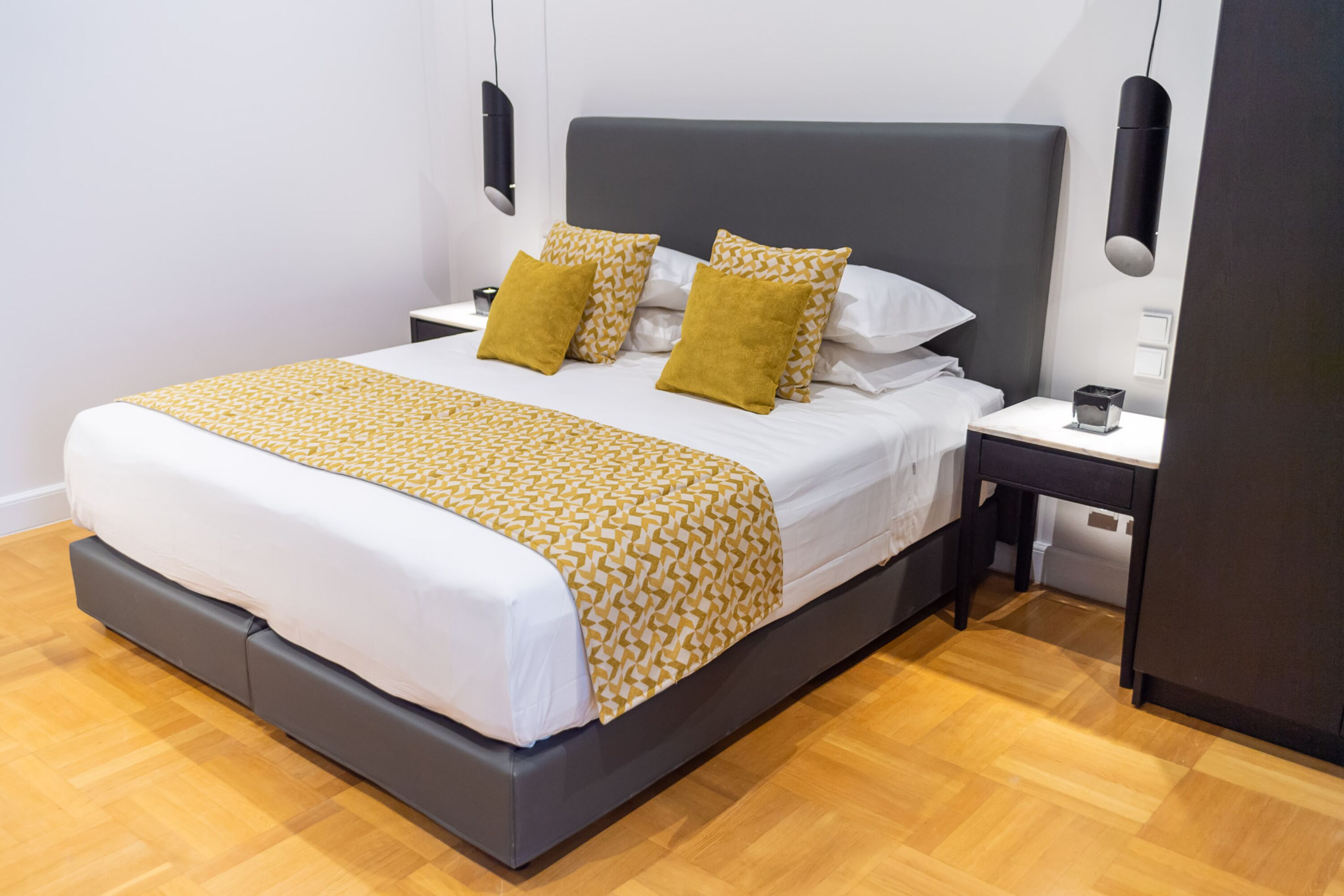 33 Solonos Suites