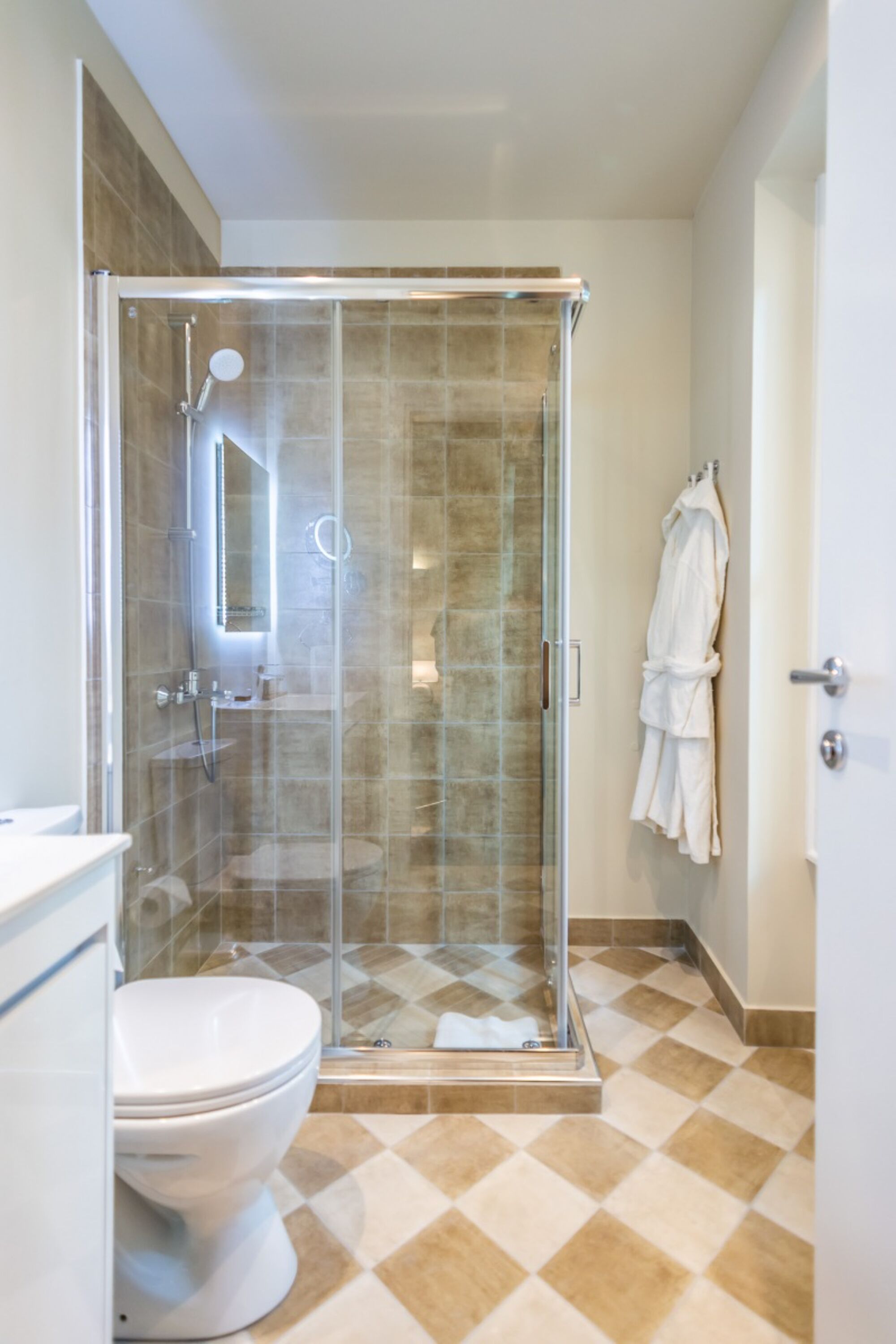 33 Solonos Suites