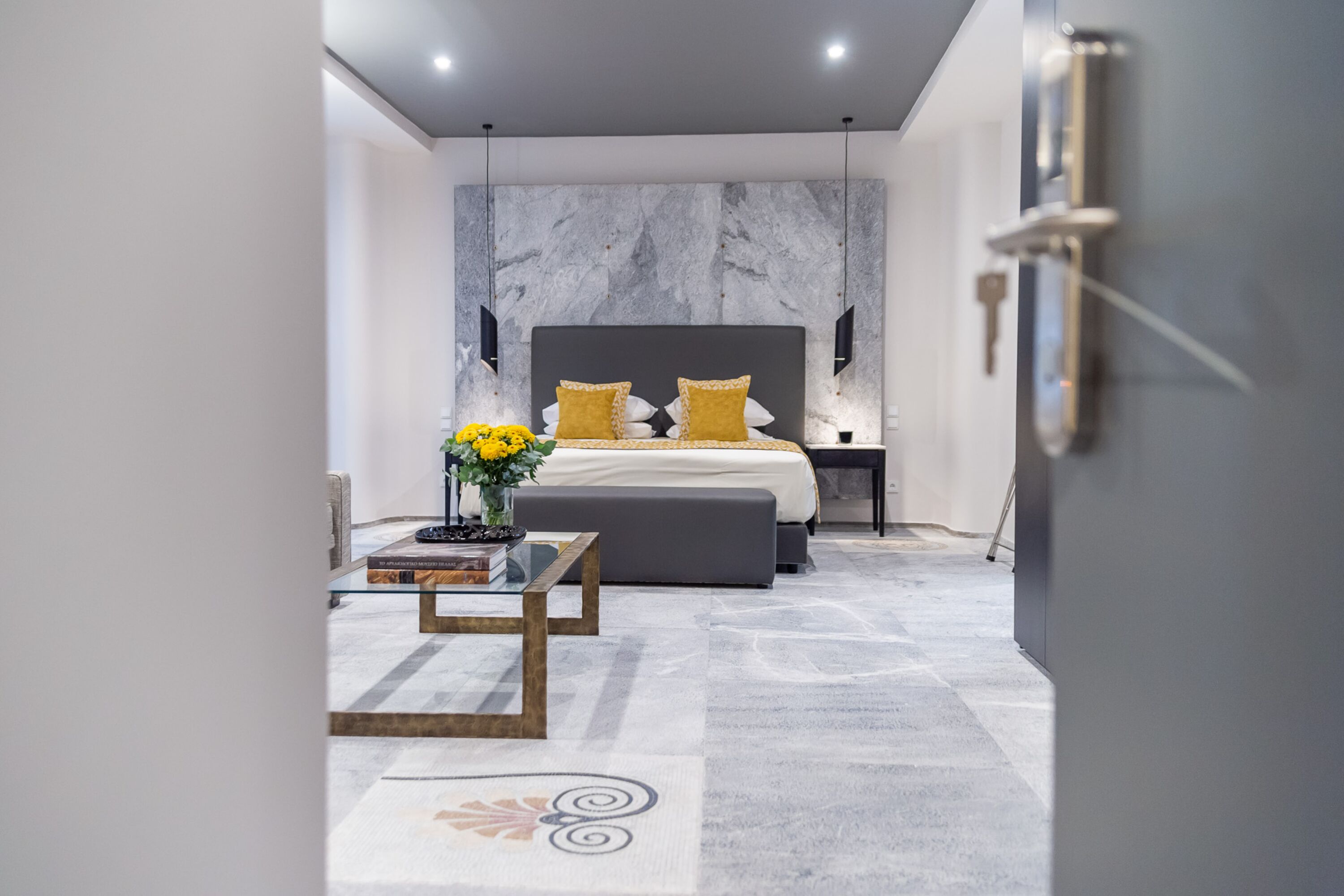 33 Solonos Suites